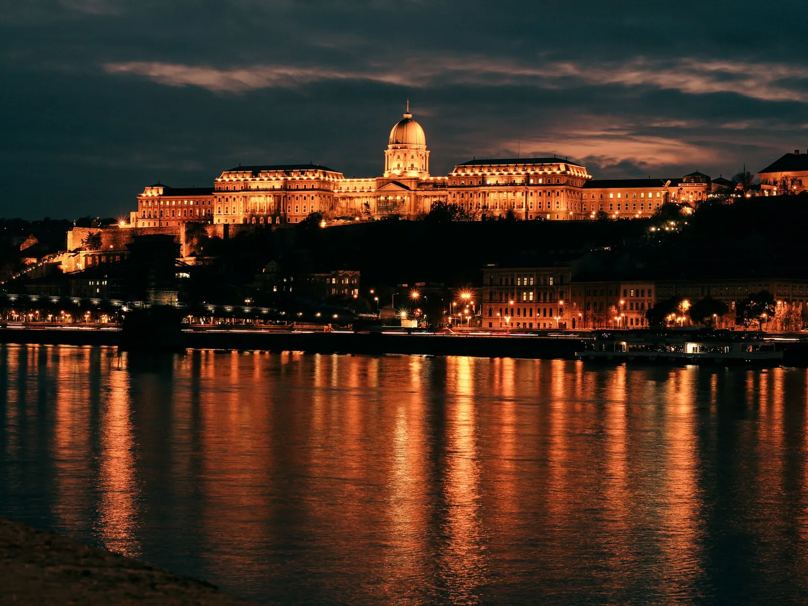 Buda Castle at night